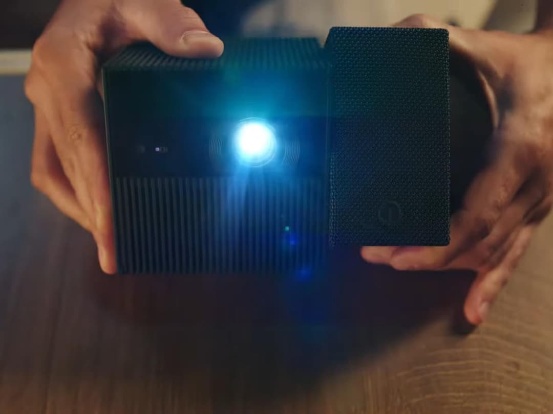 TCL PlayCube — projektor, którym kręcisz jak kostką Rubika