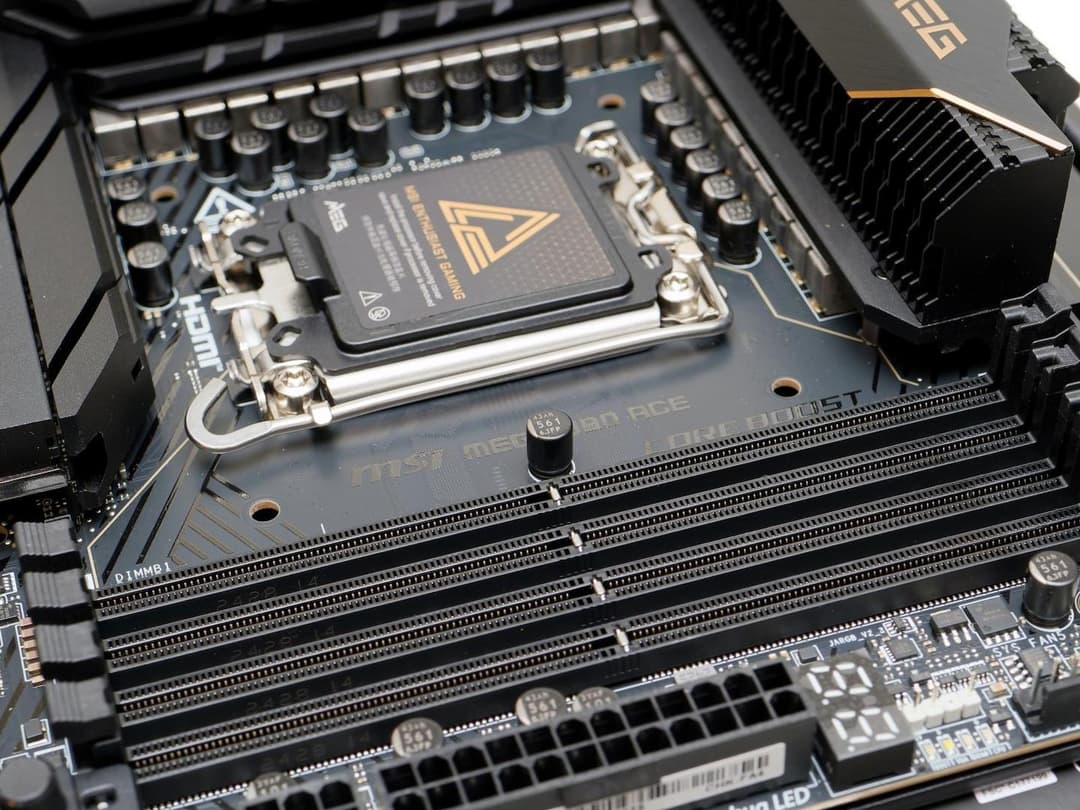Intel Nova Lake z 52 rdzeniami — pełna moc tylko z płytą premium?